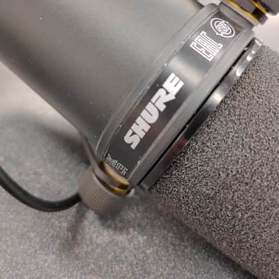 Shure SM7B Cardioid Dynamic Microphone 2001 - Present - Black image 5