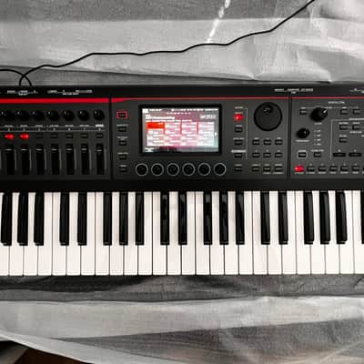 Roland FANTOM-06 | 61-Note Synthesizer Keyboard | Thousands of Electronic & Acoustic Sounds | ZEN-Core & SuperNATURAL Technologies | Lightweight & Durable | Deep Onboard Sampling | DAW Integration