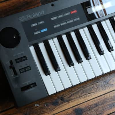 Roland Alpha Juno-1 49-Key Programmable Polyphonic Synthesizer 1985 - 1988 - Black image 4