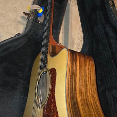 Taylor 710ce Natural image 3