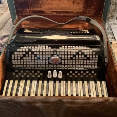 Excelsior Accordiana Model 306 Piano Accordion image 6