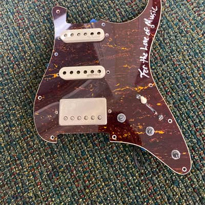 Wilkinson Loaded Strat pickguard HSS - Tortoise image 1