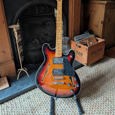 Squier Affinity Starcaster Deluxe 2024 - Present - Sienna Sunburst