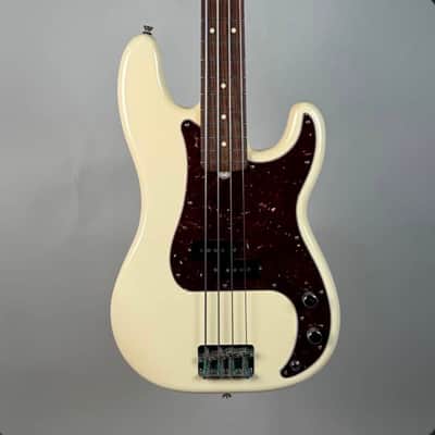 Fender 2012 Fender American Special Precision Bass Oly White 2012 Olympic White image 4