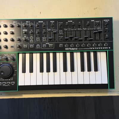 Roland SYSTEM-1 25-Key Plug-Out Synthesizer 2014 - Present Black image 4