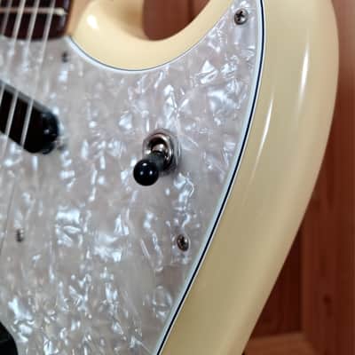 Fender American Performer Mustang 2025 - Vintage White image 9