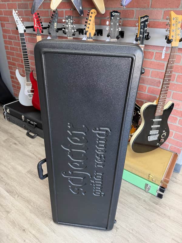 Schecter SGR-2A Avenger Series Guitar Hard Case 2010s - Black image 1