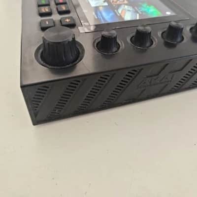 Akai MPC Live Standalone Sampler / Sequencer 2017 - 2020 - Black image 2