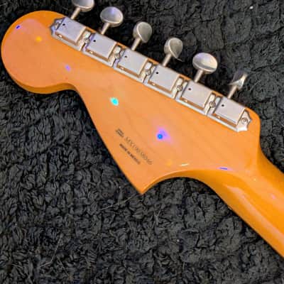 Fender Vintera 60s Jaguar PF 3-Colour Sunburst 2019 - 3 Colour Sunburst image 3