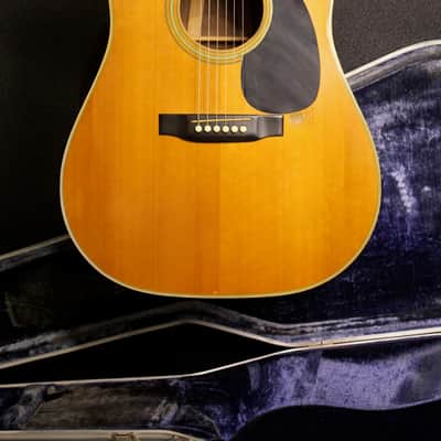 Martin D-35 1976 - Natural image 3