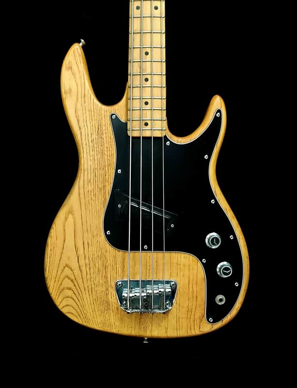 Peavey Fury 80s 4 Strings Bass With Hard Case !! $600 Or Best Offer ! image 1