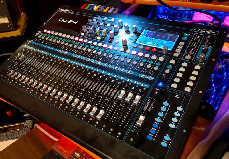Allen & Heath QU-24C Chrome Edition 24-Channel Digital Mixer Mint Condition image 1
