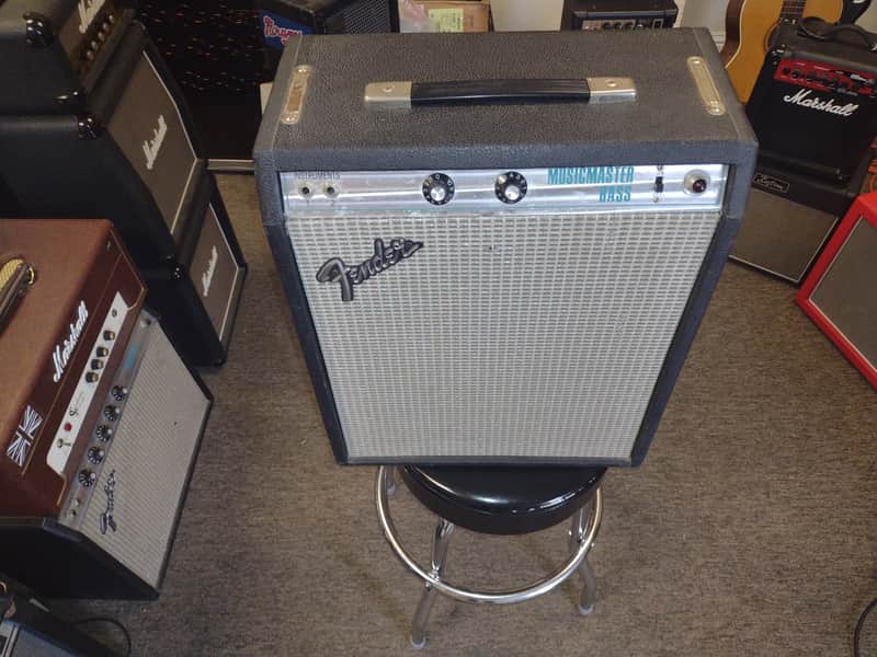 Fender Musicmaster 1975/1976 - bass amp image 1
