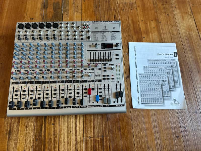 Behringer Eurorack UB1832FX-Pro 18-Input 3/2-Bus Mic / Line Mixer