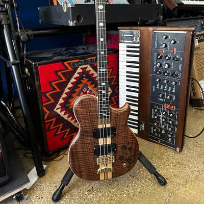 2025 Alembic Crest Bass with Walnut top image 3