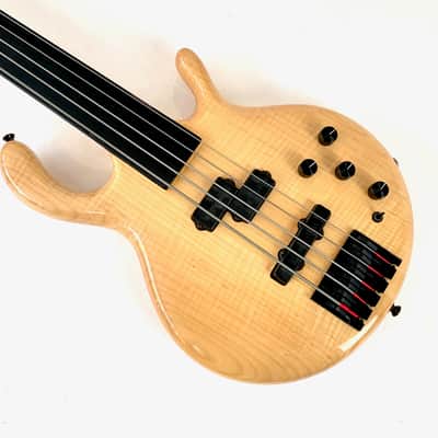 Pedulla Penta Buzz 5 String Bass Fretless 2000 Natural image 8