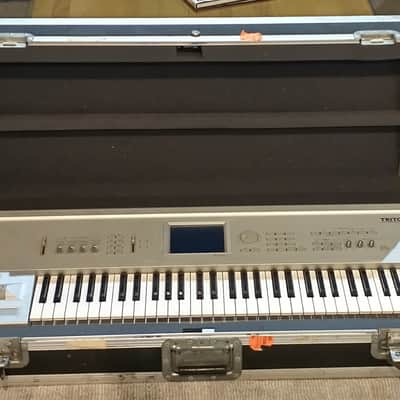 Korg Triton 2001 - Grey