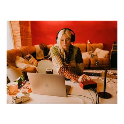 Focusrite Scarlett Solo Studio 4th Gen USB Audio Interface with Scarlett Mic Pre, Hi - Z Instrument Input, Air Mode, Focusrite Control 2, Huge Dynamic Range and Dynamic Gain Halos image 16