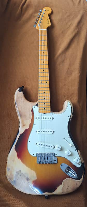 Fender Eric Johnson Stratocaster with Maple Fretboard 2005 - Present - 2-Color Sunburst image 1