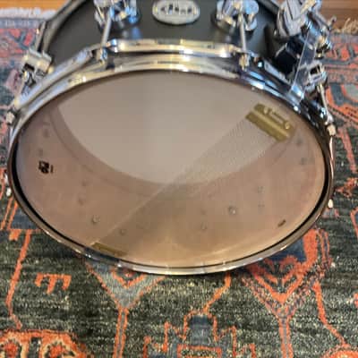 DW Collectors Series Ebony Satin Oil 6.5x14 Snare W/ Chrome HW image 6