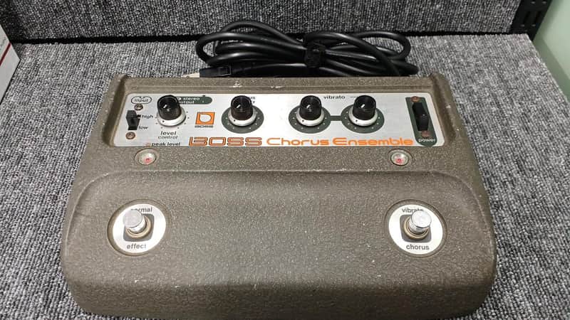 Boss CE-1