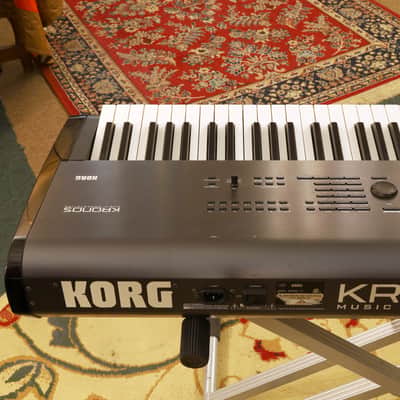 Korg Kronos 73 with Gator case image 6