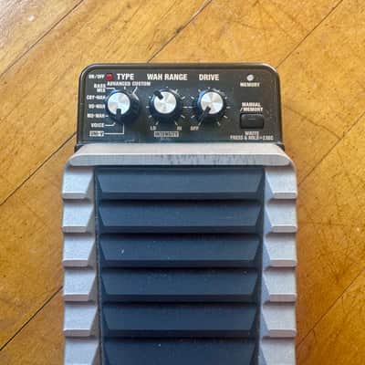Boss PW-10 V-Wah w/ Box + Paperwork - 2000s image 4
