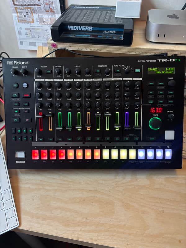 Roland TR-8S AIRA Rhythm Performer with Sample Playback 2018 - Present - Black image 1