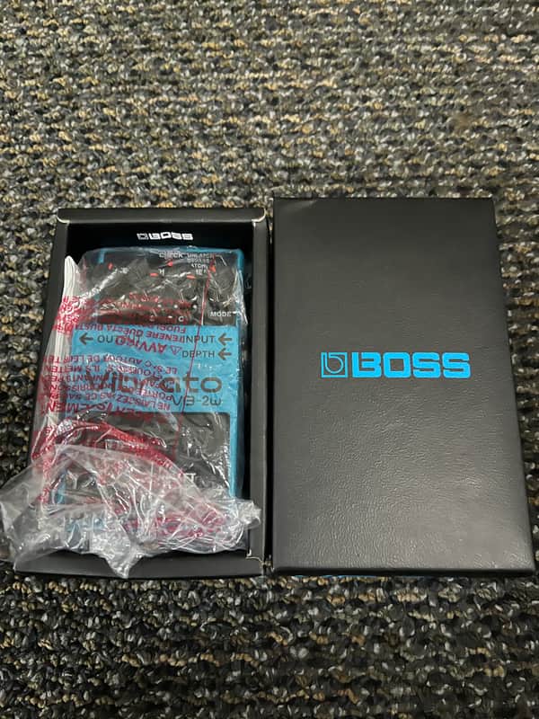Boss VB-2W vibrato New - Blue image 1
