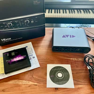 Avid MBox 3 Mini USB Audio Interface 2010s - Silver / Black image 3