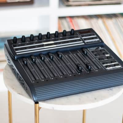 Behringer B-Control BCF2000 USB MIDI DAW Fader Controller Bild 1