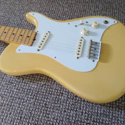 Fender Bullet Single Cutaway with Rosewood Fretboard 1981 - 1982 - Ivory image 1