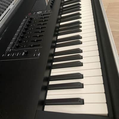 Roland Fantom 8 88-Key Workstation Keyboard image 2