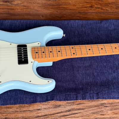Fender Noventa Stratocaster 2021 - 2023 - Daphne Blue image 2