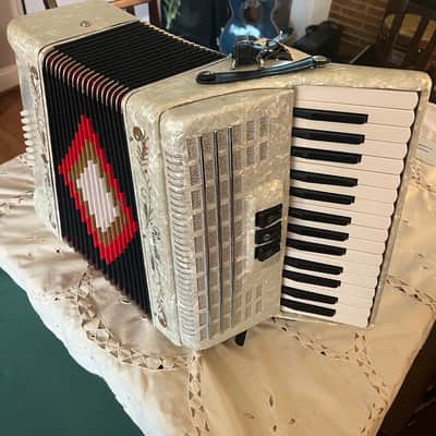 Rosetti Accordion 32 Bass - White Pearl image 7