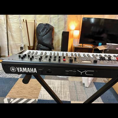 Yamaha YC61 61-Key Stage Keyboard 2018 - Present - Black image 5