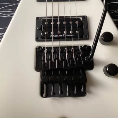 Jackson USA Select Series KV2 King V 2003 - 2015 - Snow White image 7