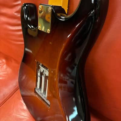 2015 Fender Stevie Ray Vaughan Stratocaster 3-Color Sunburst imagen 16