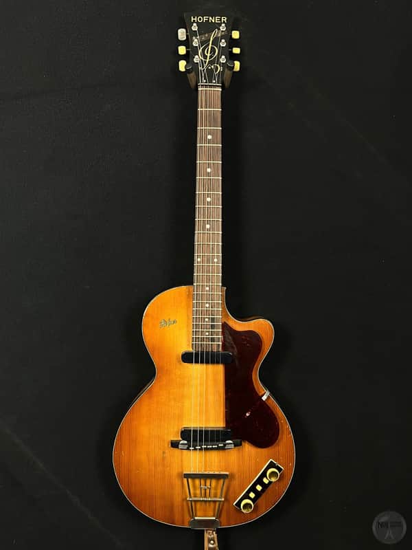 Hofner Club 50 guitar from 1960 in honeyburst finish with formcase