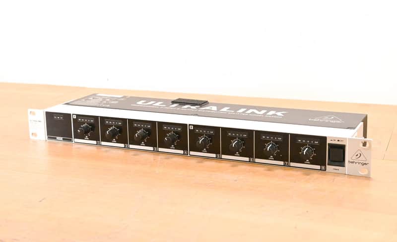 Behringer ULTRALINK DS2800 2-Input 8-Output Distribution Splitter CG01Z31 image 1