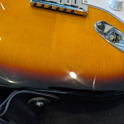Fender 40th Anniversary American Standard Stratocaster with Maple Fretboard 1994 - Brown Sunburst image 3