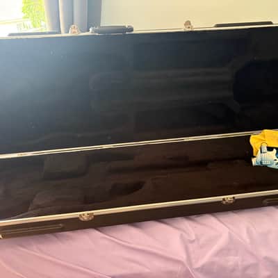 Ernie Ball Music Man Bass Guitar Bongo 4 serial F18900 Dual Humbucker "HH" configuration) circa 2004–2005 - Lava Pearl image 15