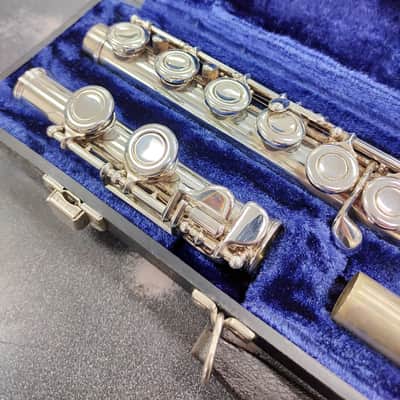 W.T. Armstrong Model 104 Student Flute Closed Hole C Foot w/ Original Case image 2