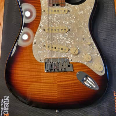 Fender Limited Edition American Elite 2-color Sunburst Maple top 2016 - 2 color mapletop sunburst gloss image 5