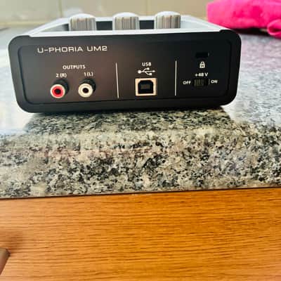 Behringer U-Phoria UM2 2x2 USB Audio Interface 2013 - Present - Standard image 4