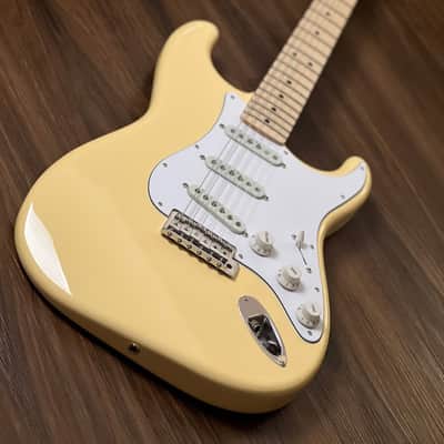 Fender Japan Yngwie Malmsteen Stratocaster in Yellow White image 3