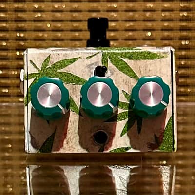 Beetronics Nectar Tone Sweetener Overdrive / Fuzz Leaf Custom 1 of 1! image 2