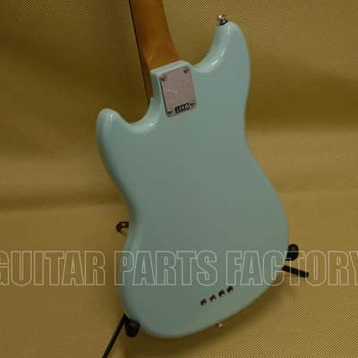 037-4570-557 Squier By Fender Classic Vibe 60's Mustang Bass Guitar Laurel Fingerboard Surf Green image 4