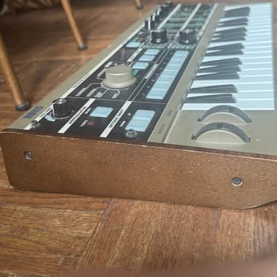 Korg MicroKORG 37-Key Synthesizer/Vocoder 2002 - 2019 - Silver image 3