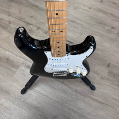 Fender MIM/Squier SE Stratocaster image 8